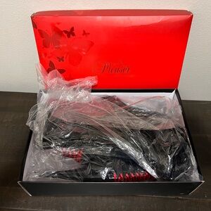 PLEASER Delight-1010